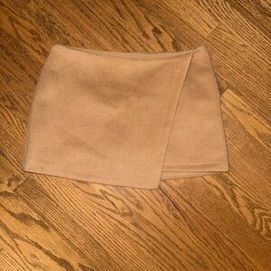 Abercrombie A&F Scarlett Mini Skort